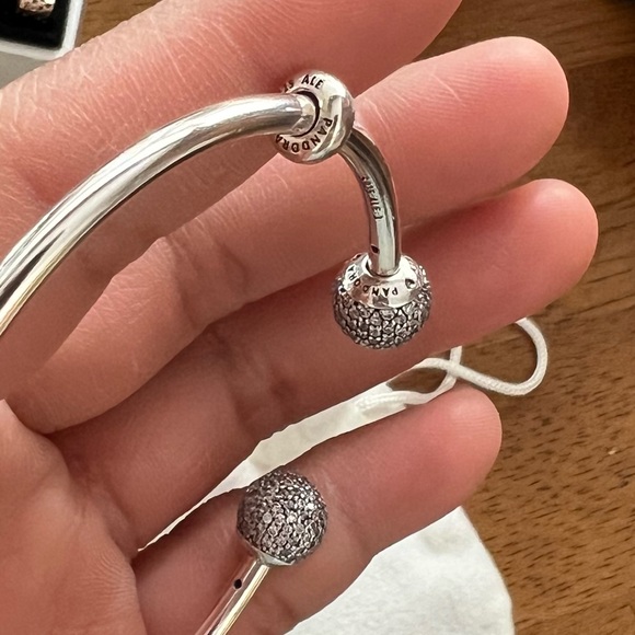 NWOT Pandora Charm Carrier Moments Silver
Pave Bangle Bracelet w 2 Stoppers Sz 3 - Picture 9 of 11